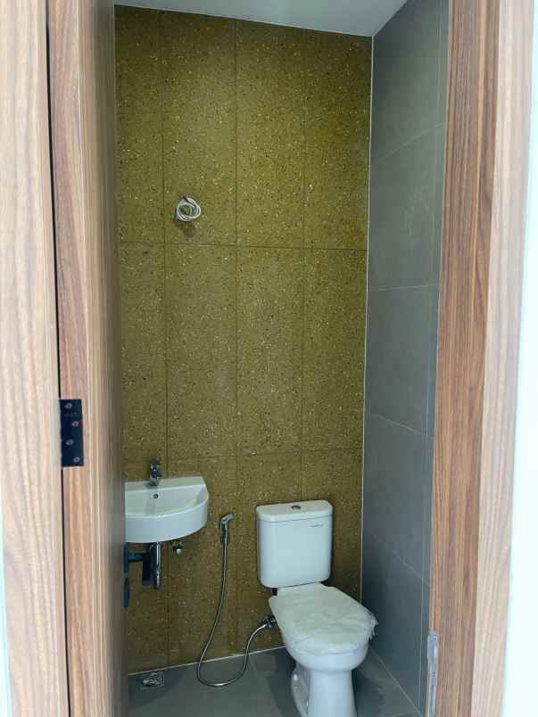 rumah baru minimalis dalam komplek cinere estate