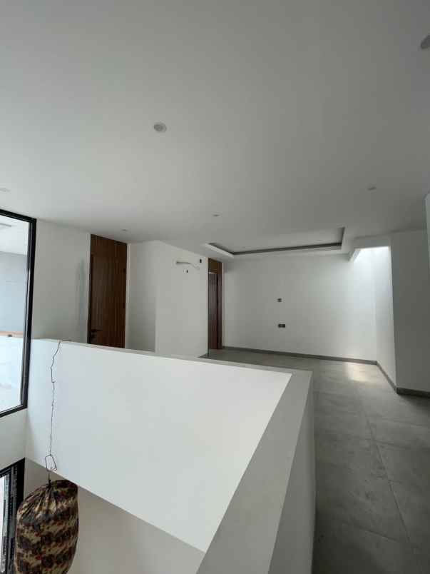 rumah baru minimalis dalam komplek cinere estate