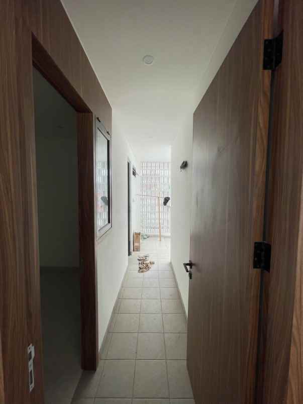 rumah baru minimalis dalam komplek cinere estate