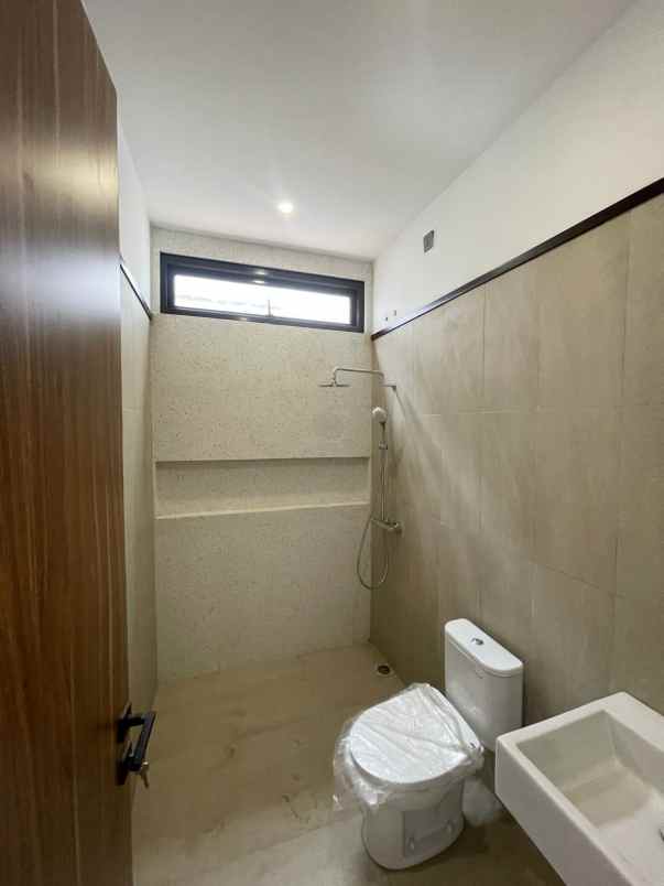 rumah baru minimalis dalam komplek cinere estate