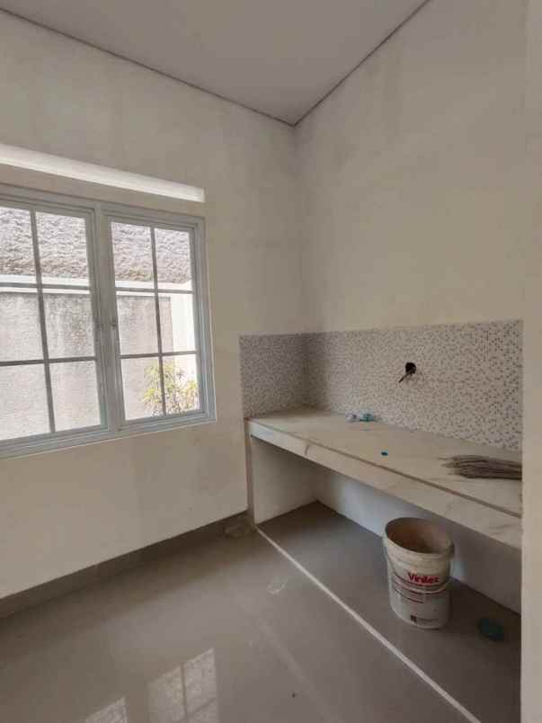 rumah baru nyaman 2 lantai di kawasan sentul bogor