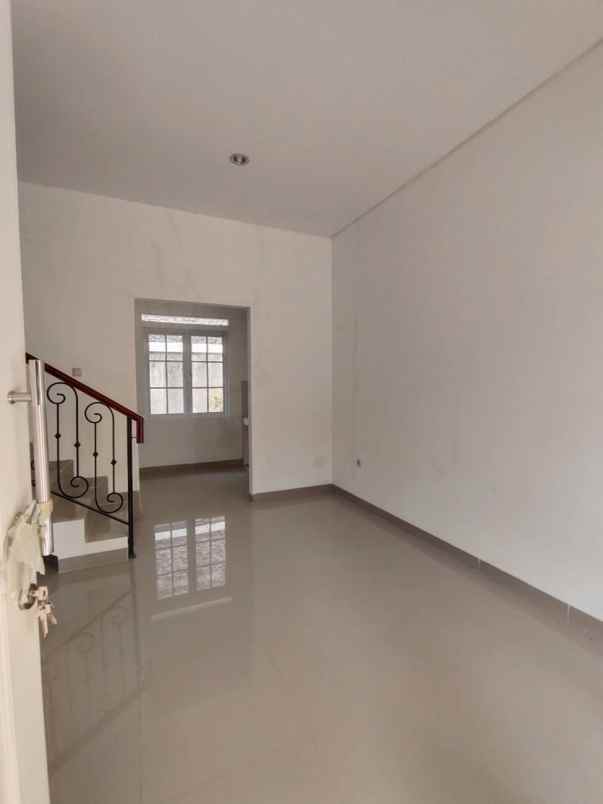 rumah baru nyaman 2 lantai di kawasan sentul bogor