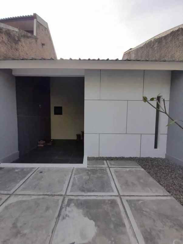 rumah cihanjuang dekat tol pasteur dan pemkot cimahi