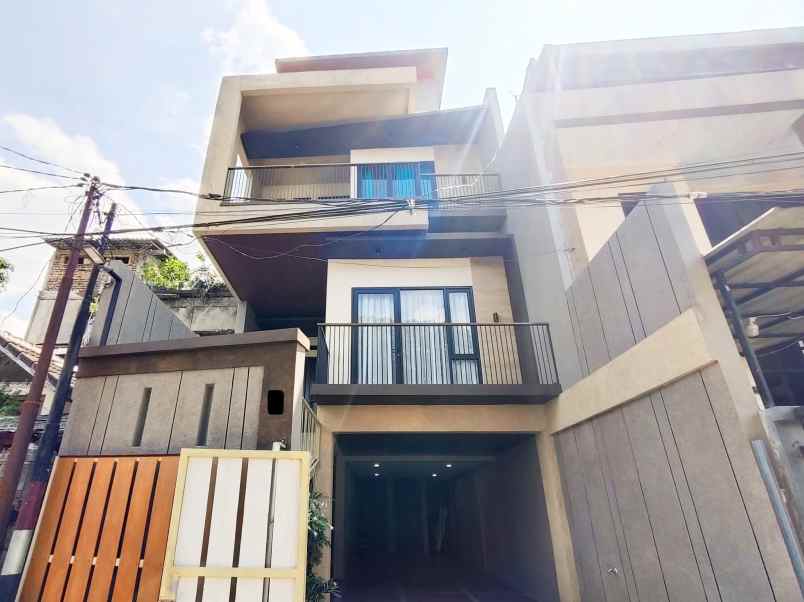 rumah dekat sariwangi sarijadi dan pasteur