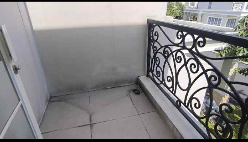 rumah design kontemporer di podomoro park bandung