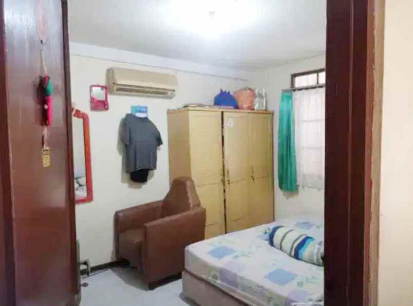 rumah dijual di cinere depok dekat pasar segar cinere