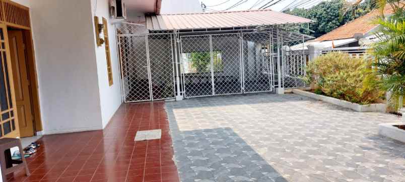 rumah disewakan dekat kebayoran park mall itc cipulir