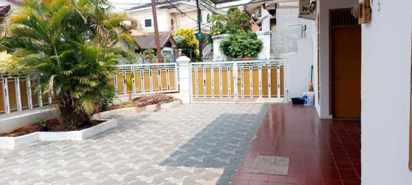 rumah disewakan dekat kebayoran park mall itc cipulir