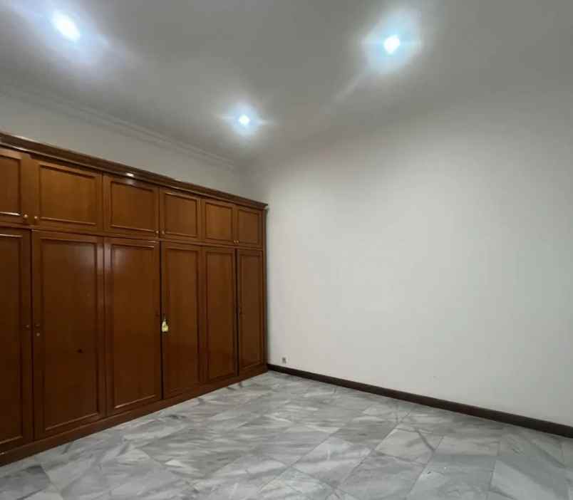 rumah disewakan di kemang