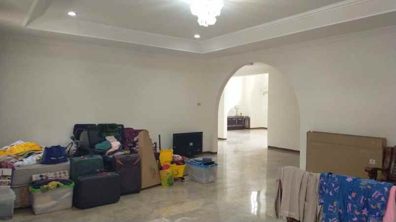 rumah disewakan di pejaten barat
