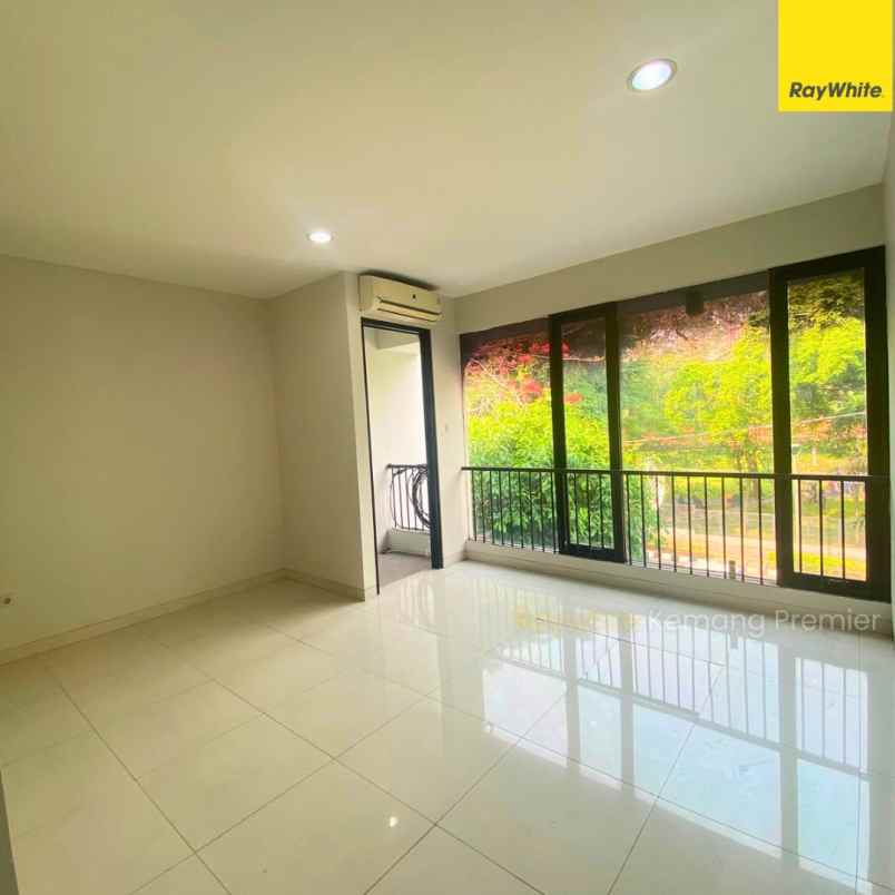 rumah disewakan di tebet barat
