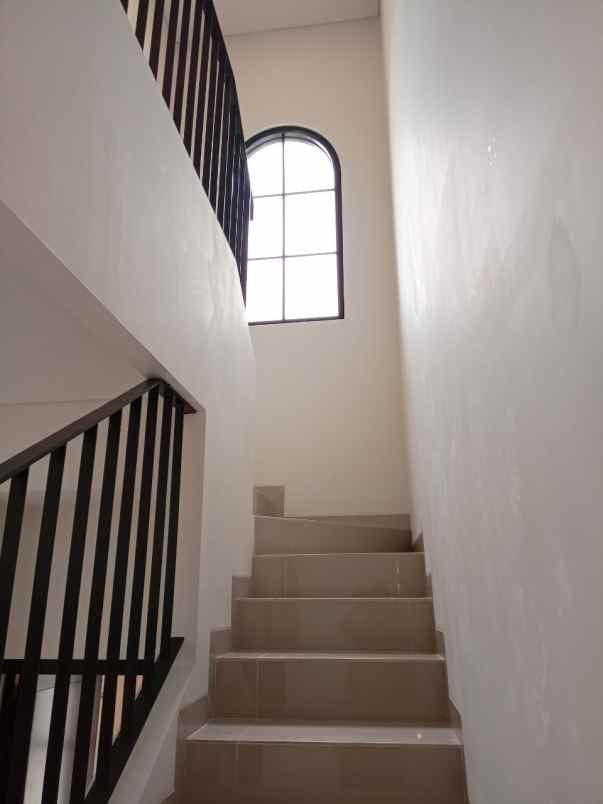 rumah exclusive di cinangka sawangan depok