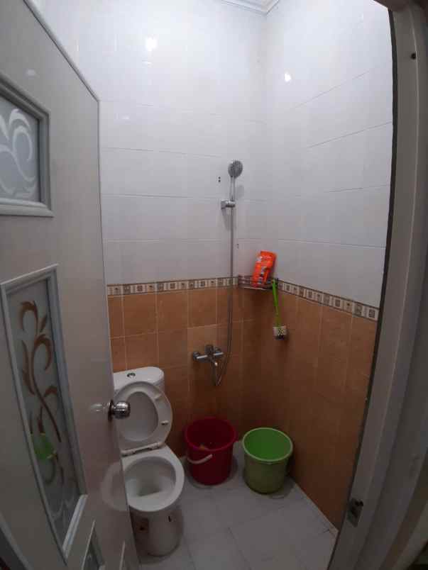 rumah full furnished lokasi jakal km 10