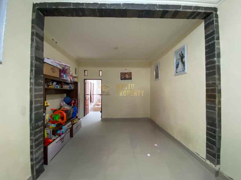 rumah full furnished lokasi jakal km 10