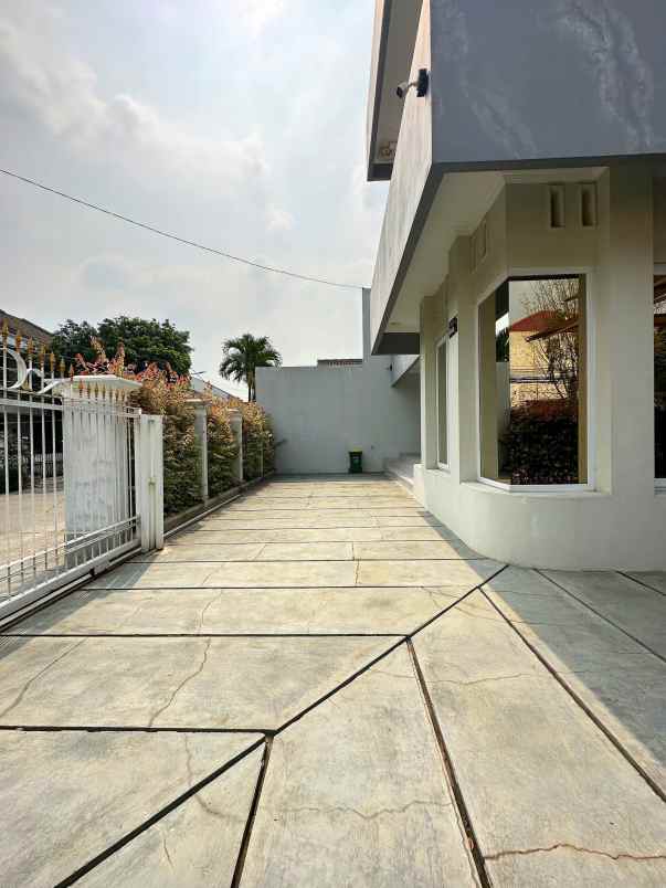 rumah hook 2 lantai strategis di bekasi selatan