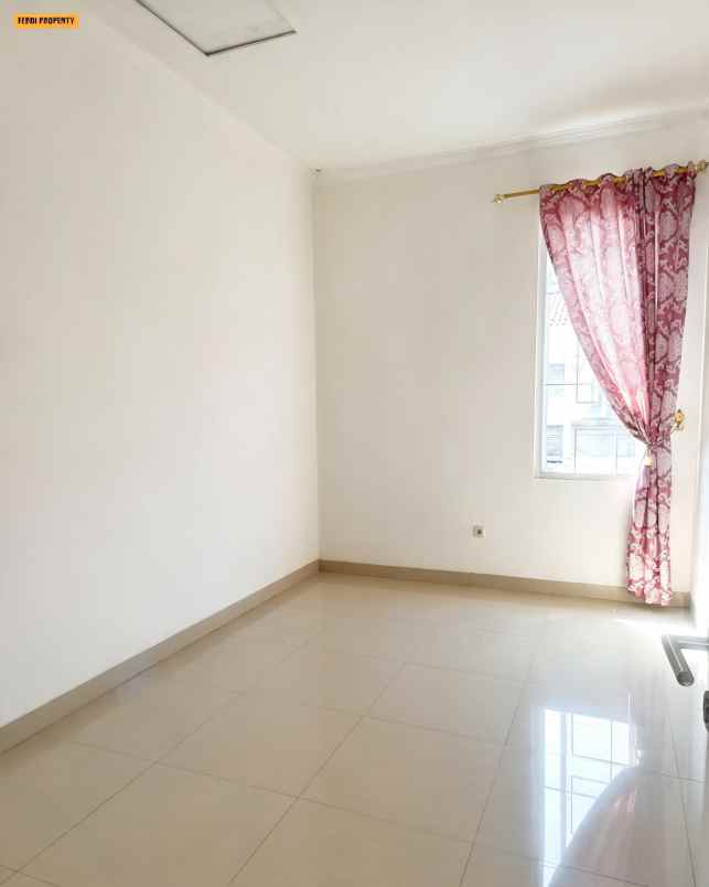 rumah hook rapi siap huni citra gran cibubur