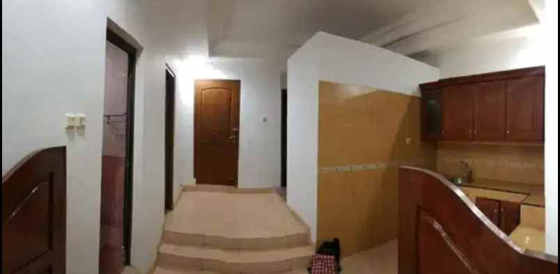 rumah jalan tengger samping kampus akpol candisari