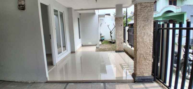 rumah jatiwaringin pondok gede dalam komplek