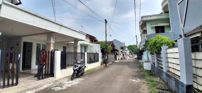 rumah jatiwaringin pondok gede dalam komplek