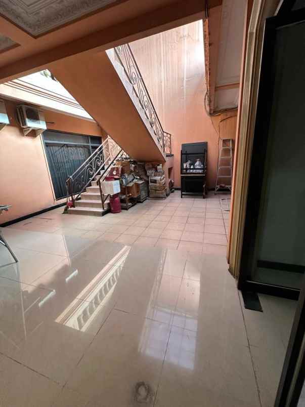 rumah jl besuki perak timur strategis