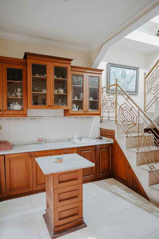 rumah jl kakatua perumnas 1