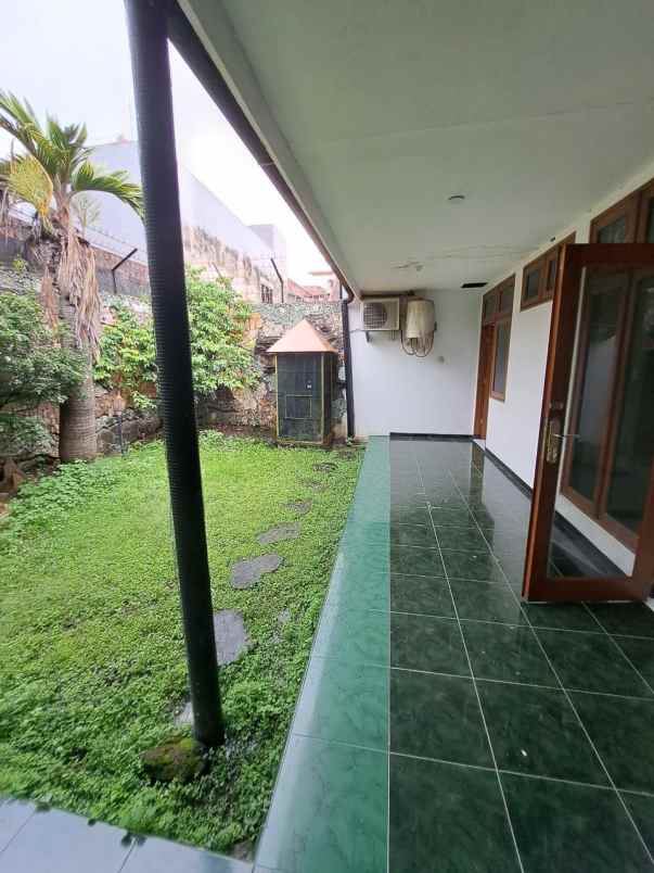 rumah jl kh abdullah hadap selatan