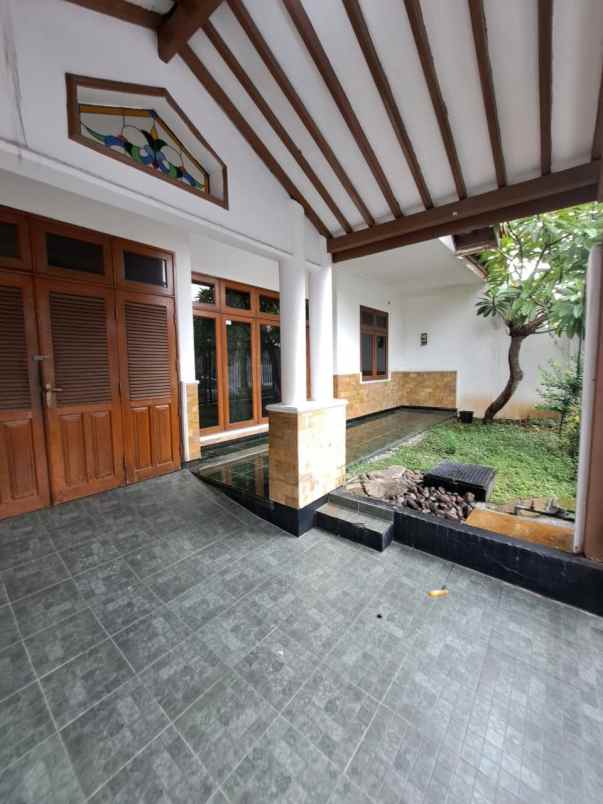 rumah jl kh abdullah hadap selatan