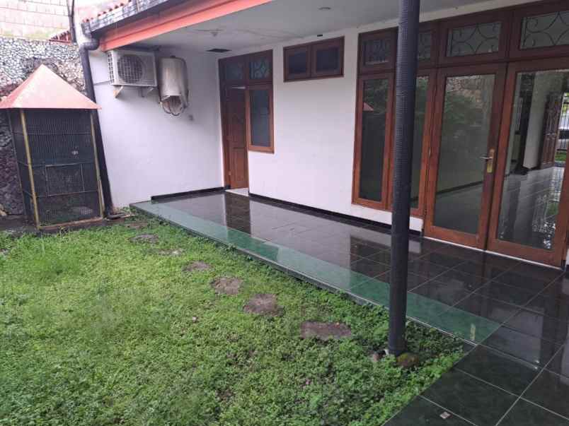 rumah jl kh abdullah hadap selatan