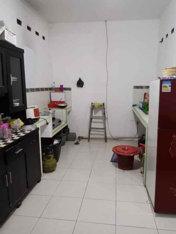 rumah jl raya karadenan sukahati