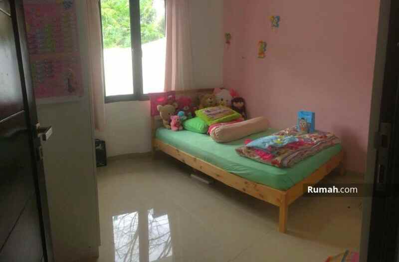rumah jl villa cinere mas