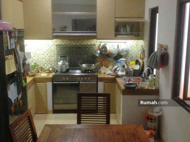 rumah jl villa cinere mas