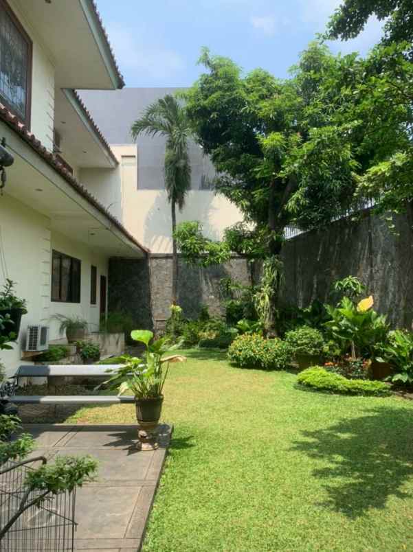 rumah jln cemara kebayoran baru
