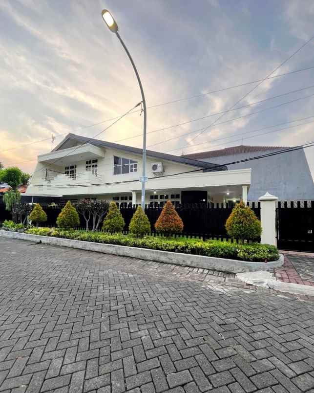 rumah ketintang baru strategis siap huni furnished