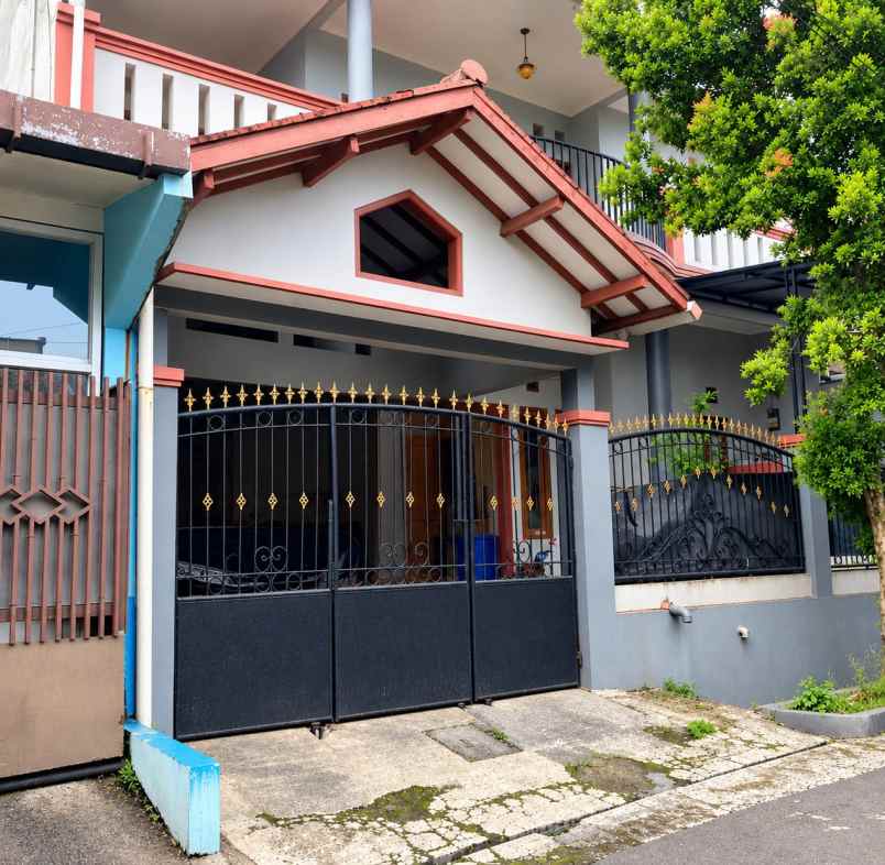 rumah kokoh 2 lantai di bandung timur