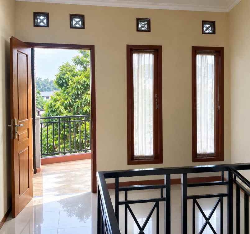 rumah kokoh 2 lantai di bandung timur