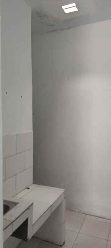 rumah kontrakan 8 pintu