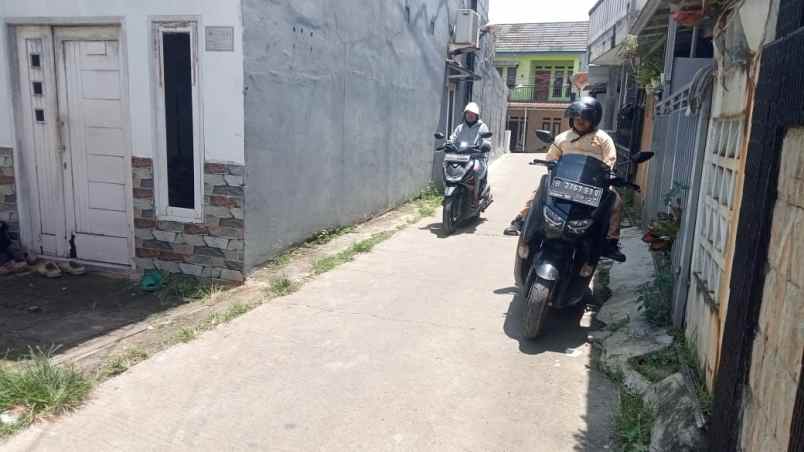 rumah kontrakan 8 pintu