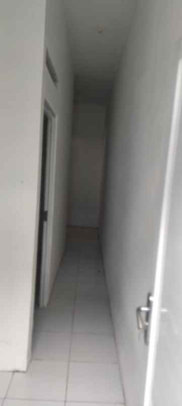 rumah kontrakan 8 pintu