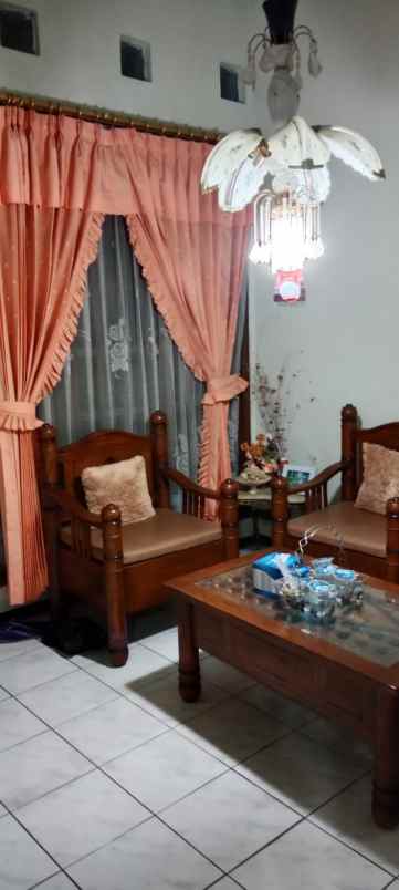 rumah lama siap huni di ujungberung bandung