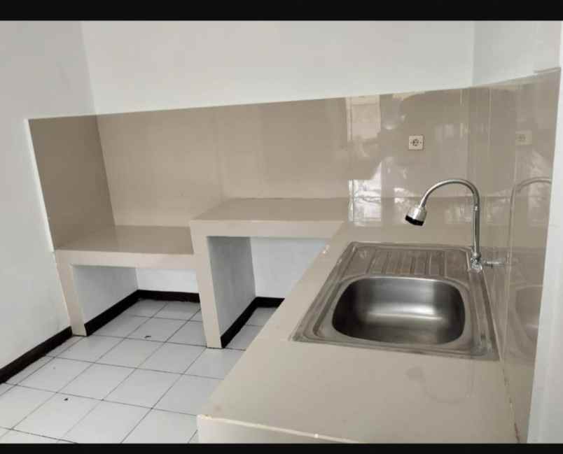 rumah luas siap huni di sariwangi bandung