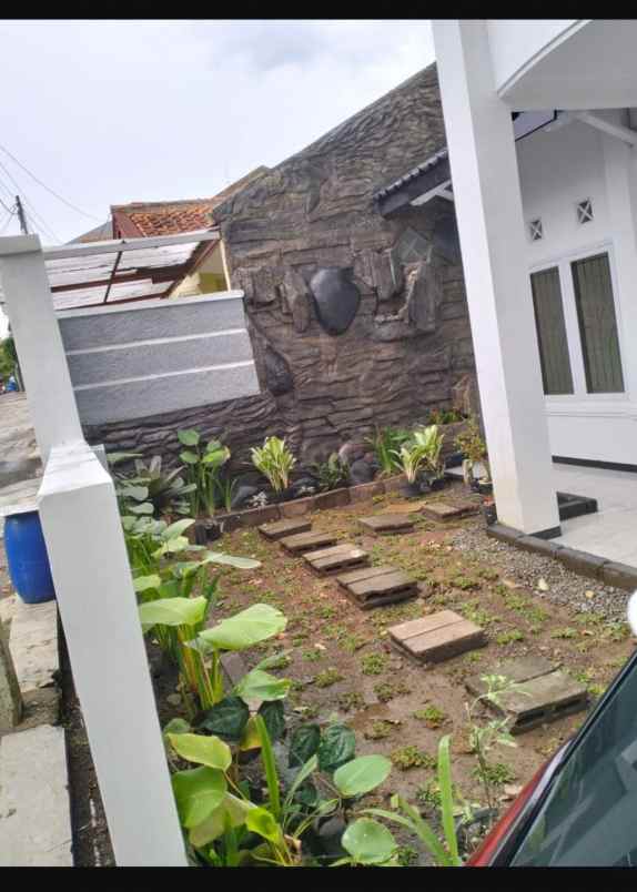 rumah luas siap huni di sariwangi bandung