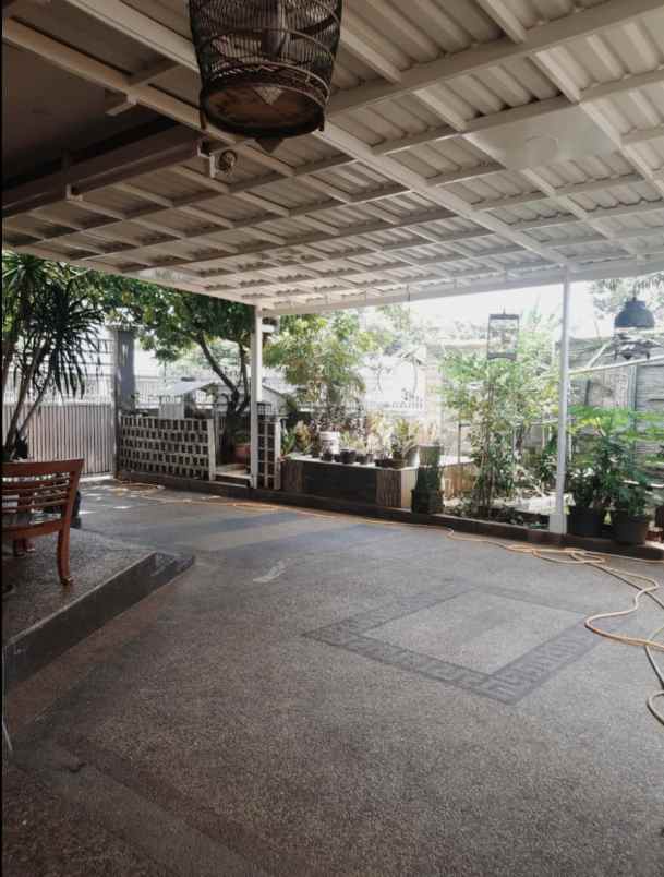 rumah meruyung limo depok