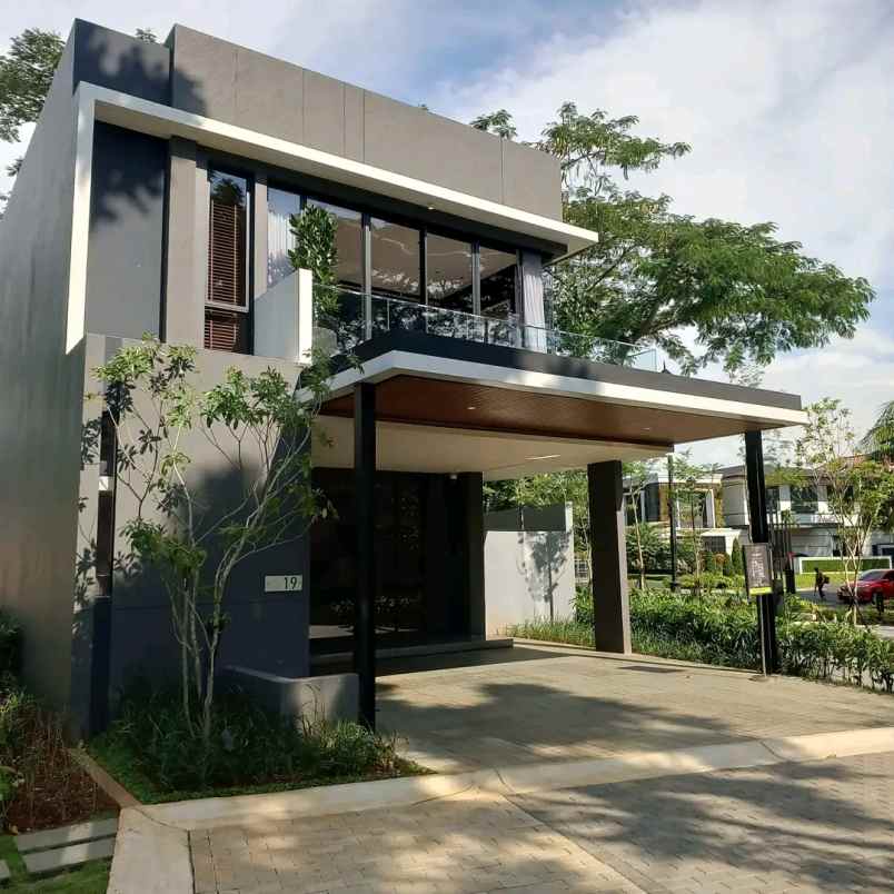 rumah mewah 2 lantai di lippo central karawaci