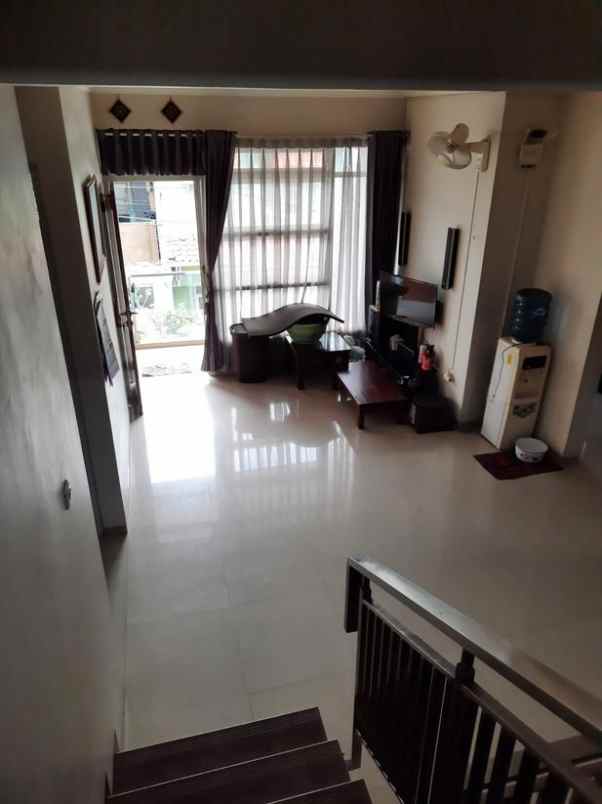 rumah mewah 3 lantai sayap jalan moh toha kota bandung