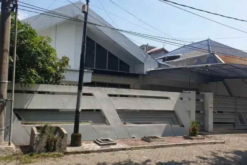 rumah mewah di villa kalijudan kota surabaya strategis