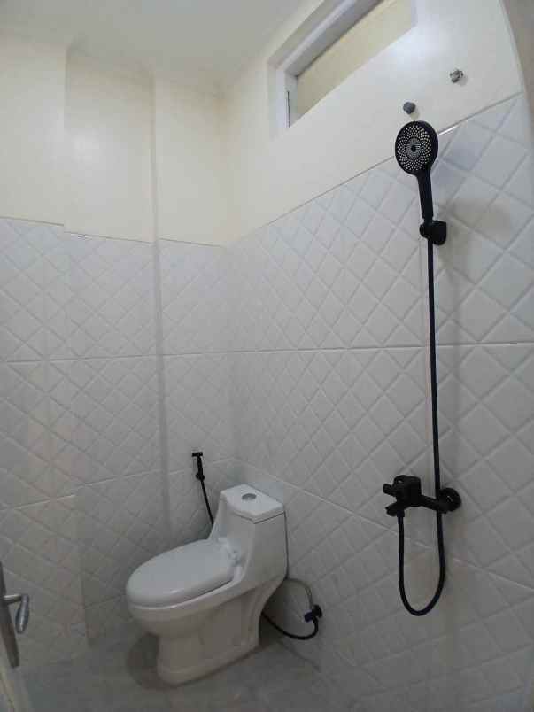 rumah minimalis cantik di perumnas beji depok utara