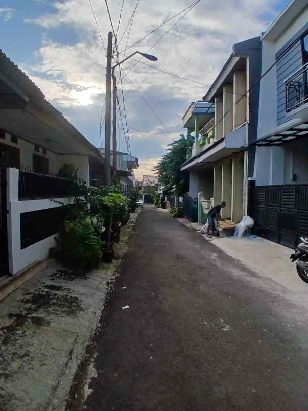 rumah minimalis cantik di perumnas beji depok utara