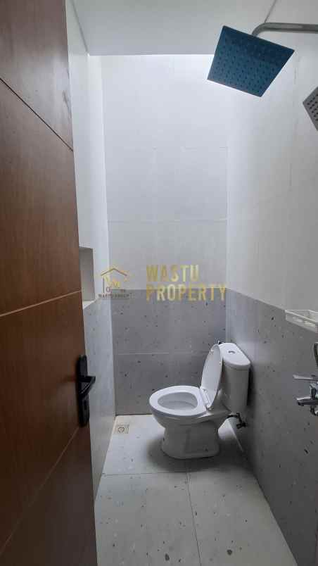 rumah modern minimalis siap huni di jakal km 11