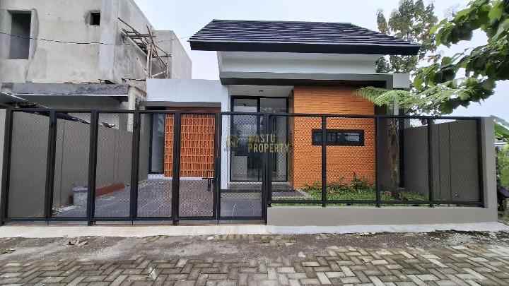rumah modern minimalis siap huni di jakal km 11