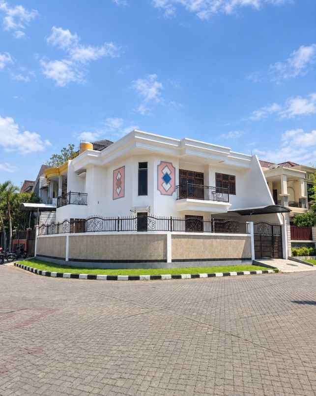 rumah mulyosari strategis row 3 mobil